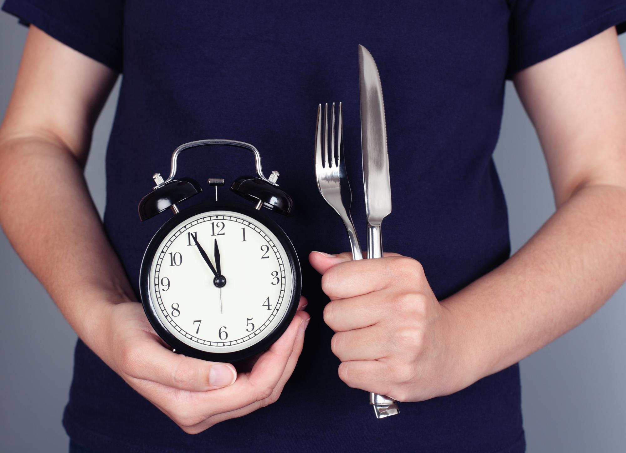 How late is too late for dinner? Does eating earlier help with weight loss and blood sugar?