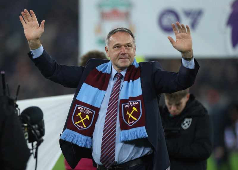 Former West Ham goalkeeper Miklosko dead at 64