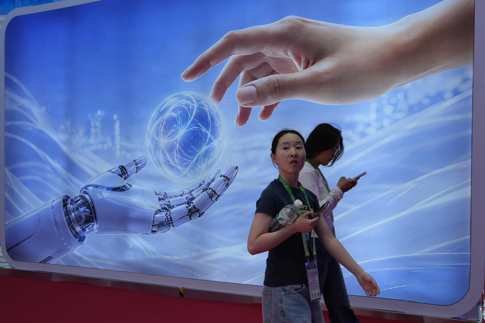 Chinese researchers map out five-stage plan for AI to improve without human intervention