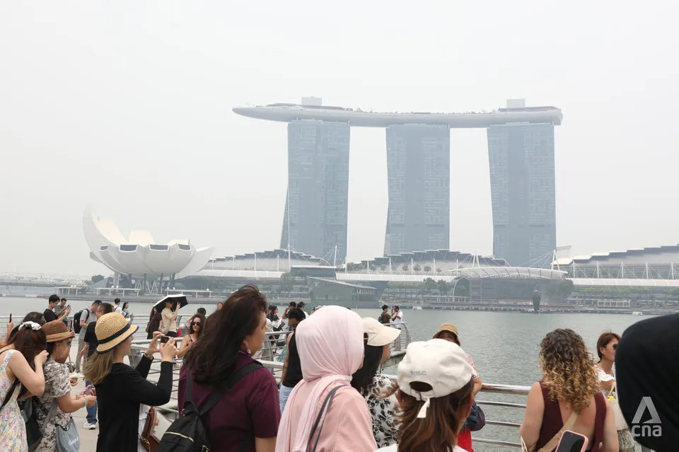 Kondisi kabut asap memburuk di Malaysia dan Singapura, kualitas udara tidak sehat