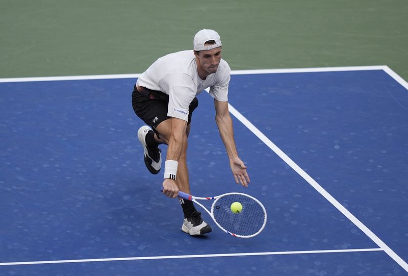 Former doubles world number one Salisbury retires