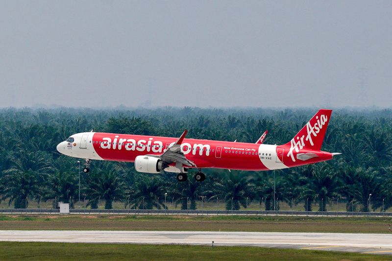 Despite AirAsia chief’s rebuttal, analysts less sanguine over budget carrier’s financial plight