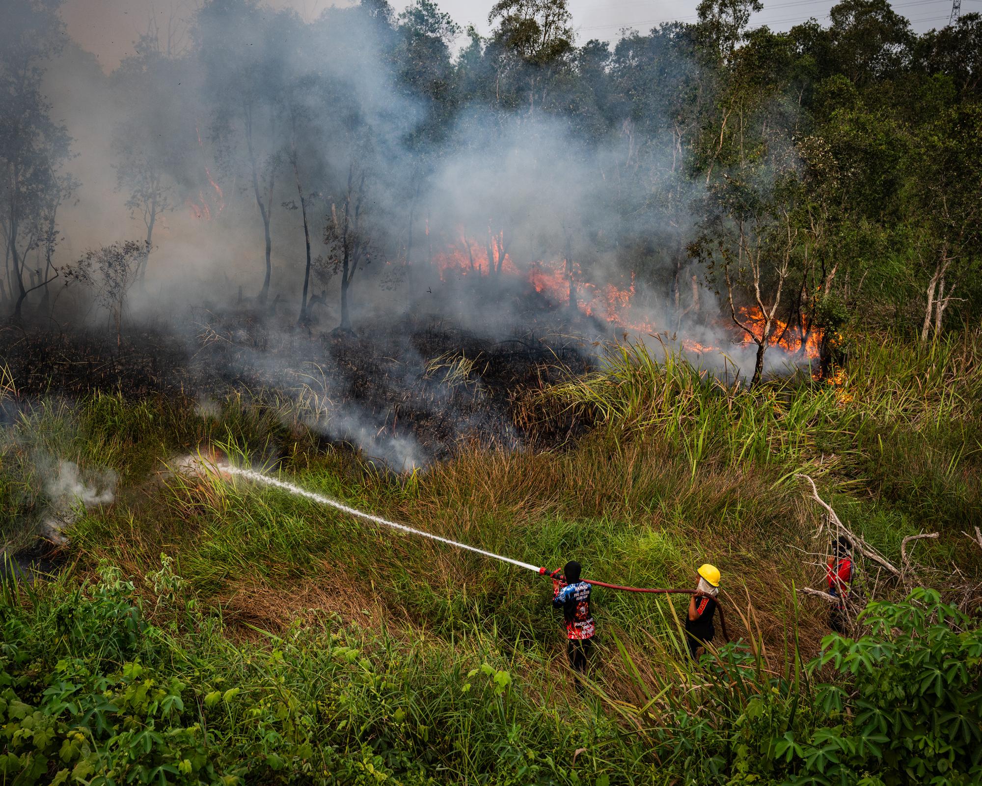 Prabowo approves foreign help to tackle fires causing regional haze, says Indonesian foreign minister 
