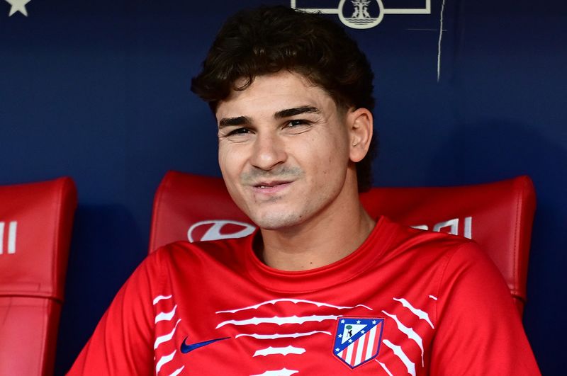 'Alvarez is in the past', says Deco as Barcelona embrace Raphinha reinvention