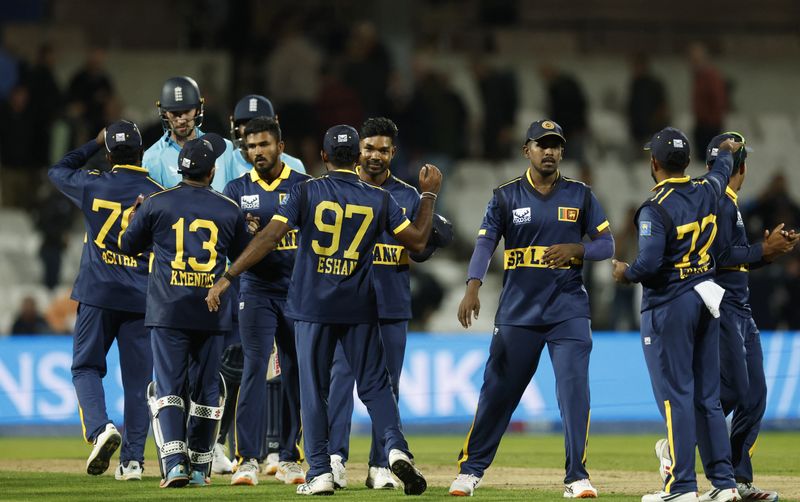 Sri Lanka grab dramatic win over England to square series