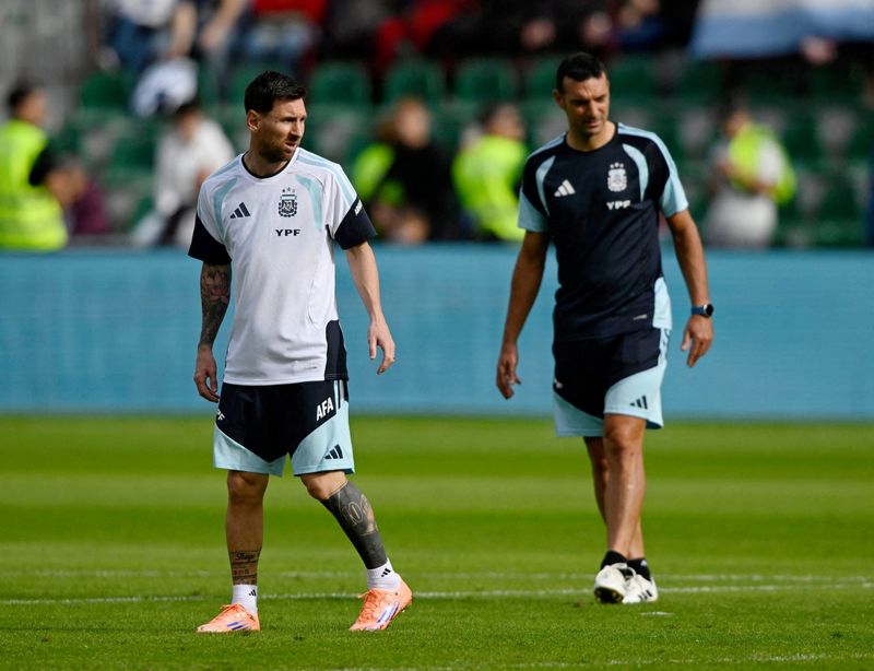 Scaloni says he did his best to convince Messi to return for Argentina farewell
