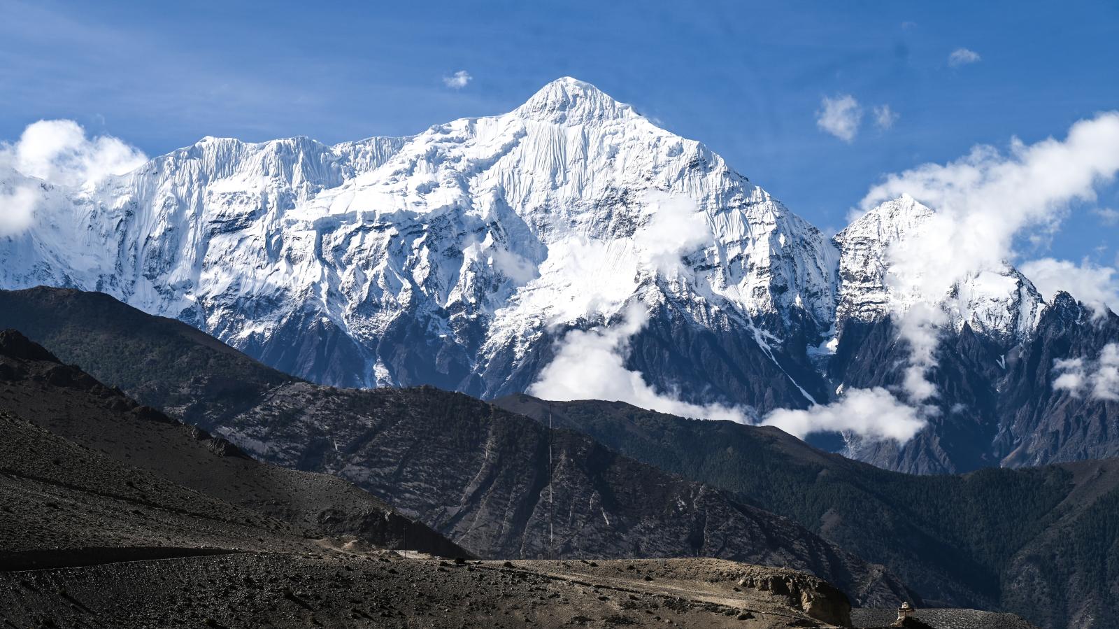 Banjir maut Nepal menyingkap ancaman baru dari perubahan Himalaya