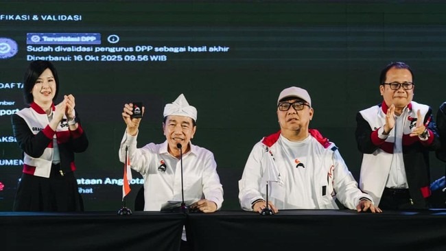 Jokowi ‘akhirnya’ PSI, deklarasi terang-terangan sudah jadi anggota sejak Oktober 2025