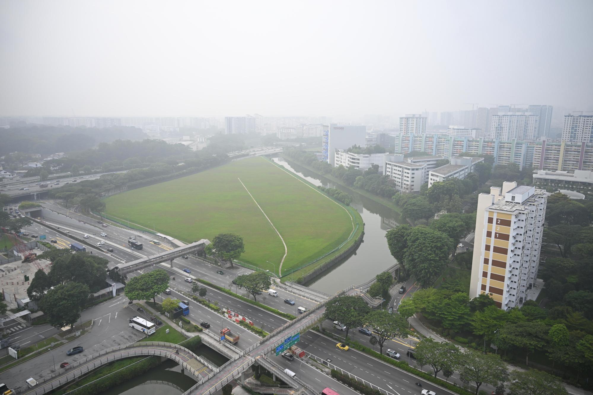 Air quality in all Singapore regions in unhealthy range