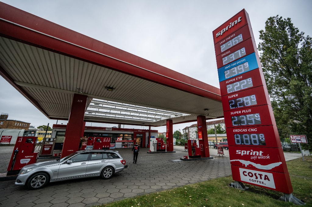 G7 countries say they will release '100 million barrels' of diesel and crude