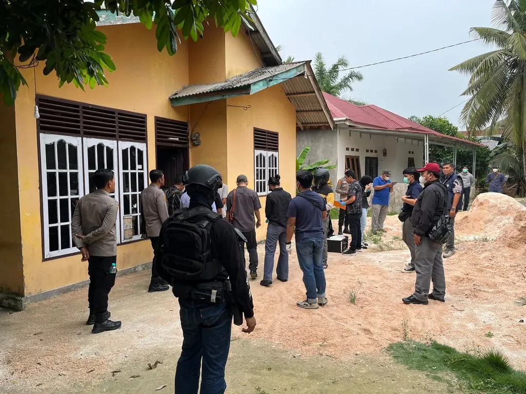 Densus 88 tangkap serentak 11 terduga teroris terkait Daulah Islamiyah di 6 provinsi