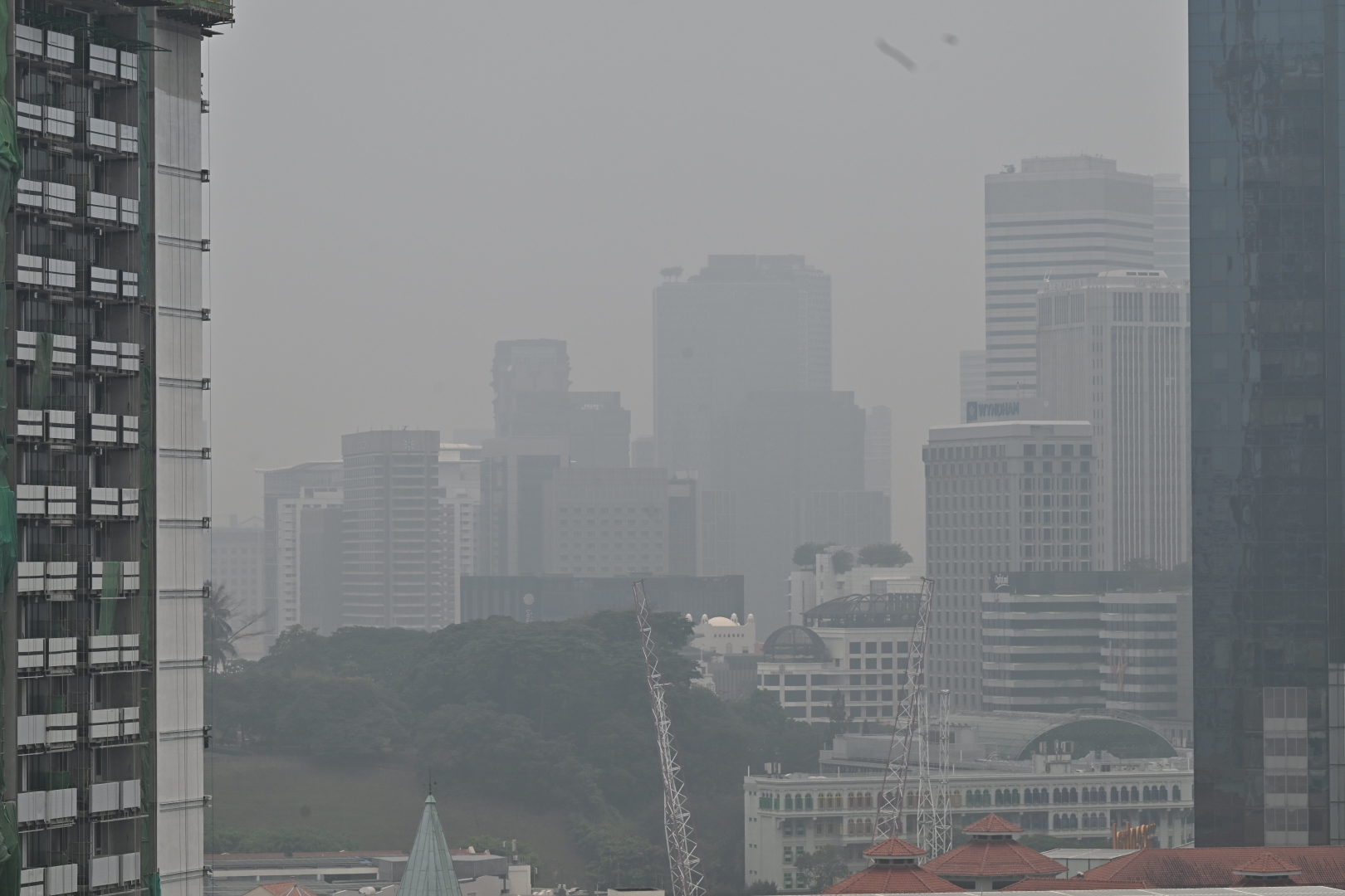 Air quality across Singapore remains in unhealthy range
