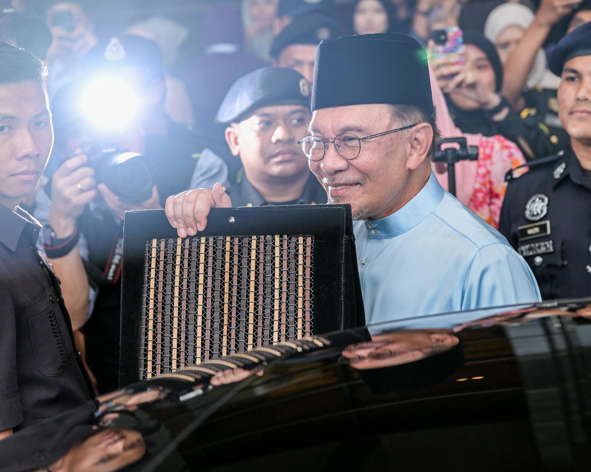 Malaysia to raise minimum wages, expand tax relief in spending boost for 2027 budget