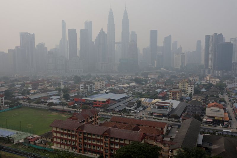 Malaysia raises threshold for haze-related school closures