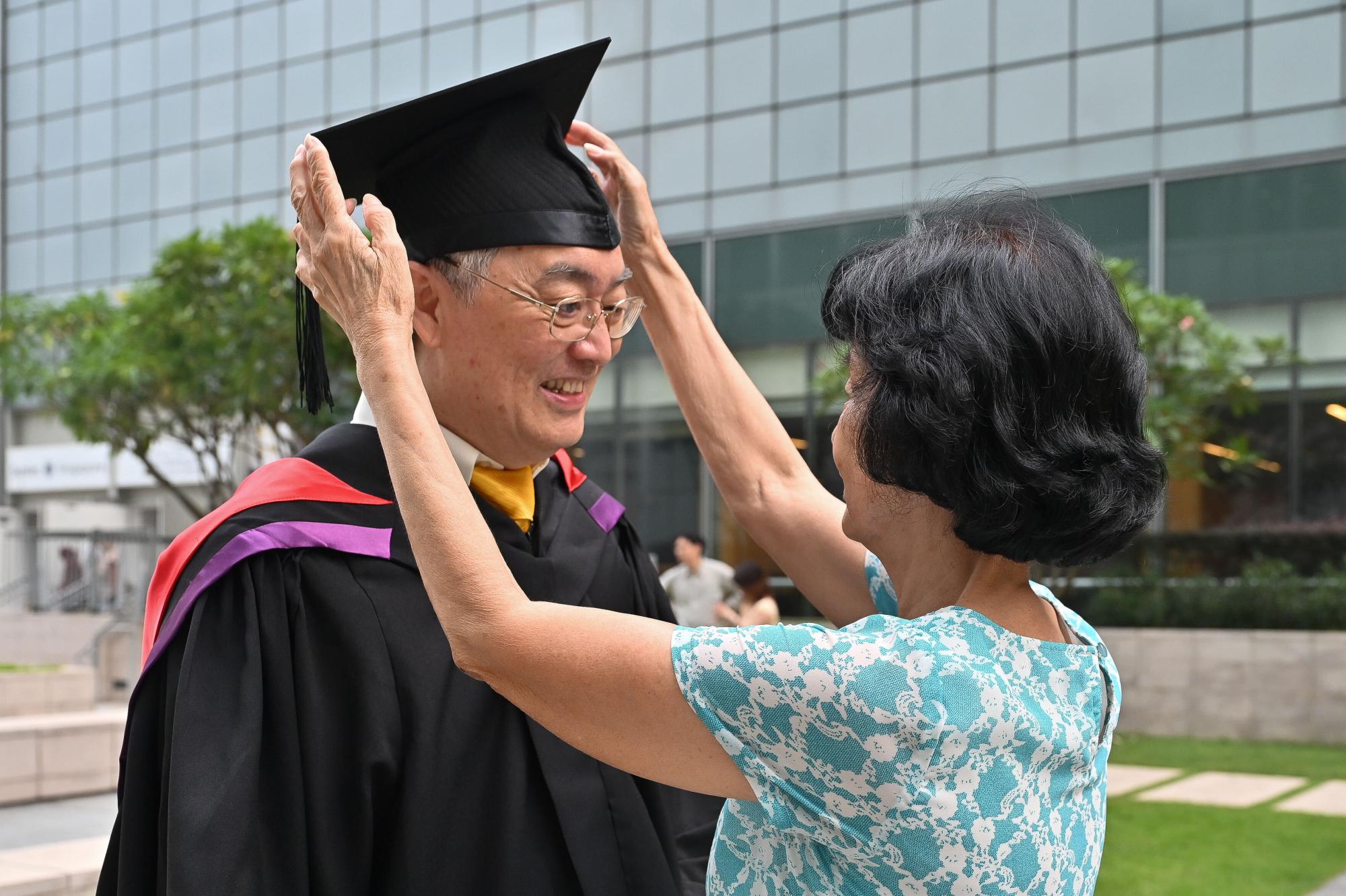 ‘Completely lost’: 71-year-old grandfather graduates from SUSS with multiple distinctions after initial struggles