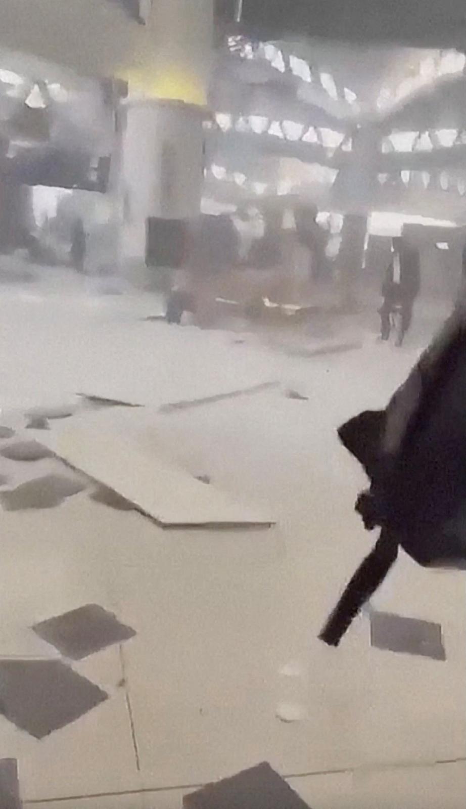2 WNI terluka kena serangan Houthi di Bandara Riyadh Saudi