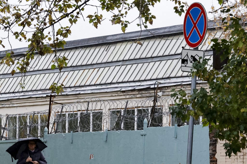 Japan slams lack of access to journalist detained in Russia