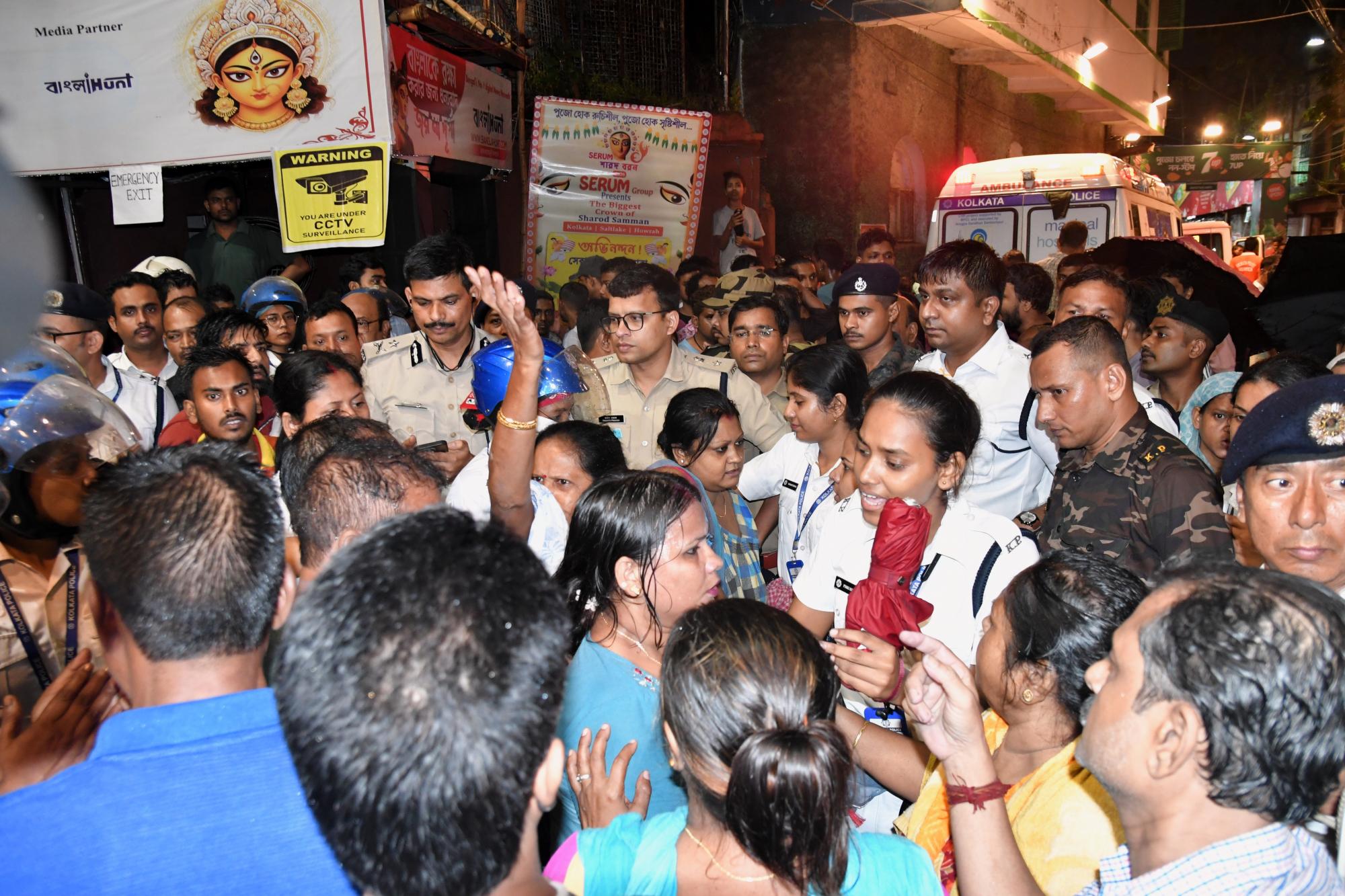 19 dead, 25 hurt in stampede at India religious gathering