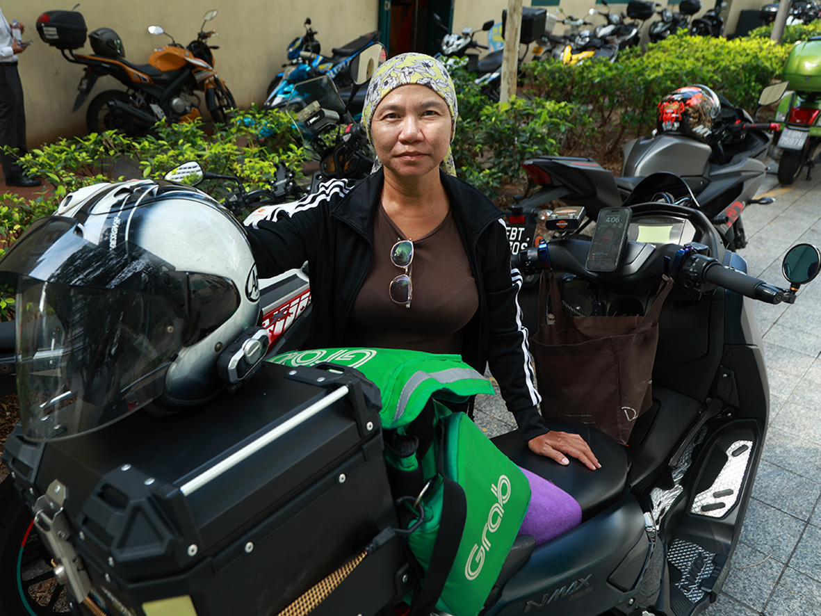 'Still have to work no matter what': Food delivery riders torn between health and income during haze