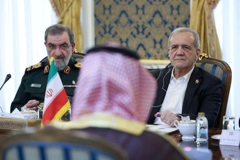 Pakistan military 'cautiously optimistic' on Iran-US mediation
